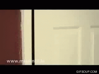 dude-peeking-o.gif