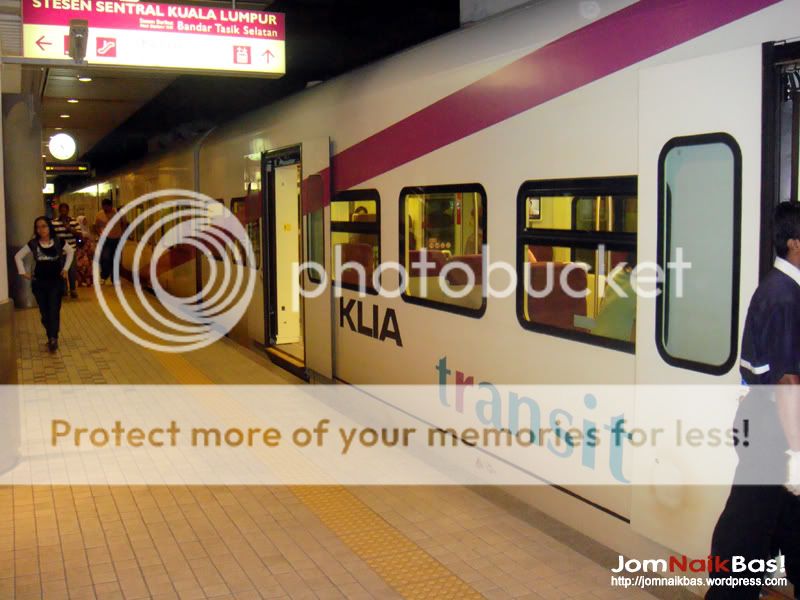 KLIA Transit arrives in KL Sentral some 20 minutes later.