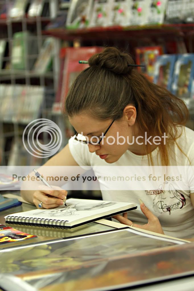 IMAGE: http://i941.photobucket.com/albums/ad258/kazguitarfiles/FCBD-2010/FCBD0286small.jpg