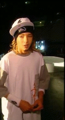 http://i941.photobucket.com/albums/ad260/xMaryKaulitzx/122.gif