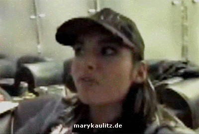 http://i941.photobucket.com/albums/ad260/xMaryKaulitzx/Animations/2008/Billtalkinginairport/7.gif